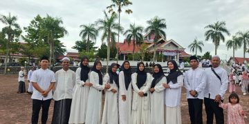 MI Izharul Ulum Semarakkan Apel Hari Santri 2025 di Halaman Kantor Bupati Lamandau